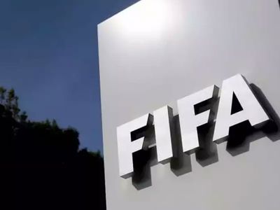 FIFA Süper Lig ekibine neşteri vurdu: O takıma süresiz transfer yasağı verdi