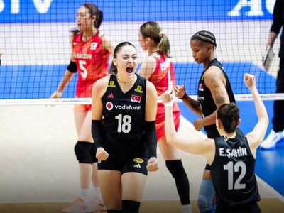 Filenin Sultanları Japonya'yı evinde devirdi: VNL finalleri garantilendi