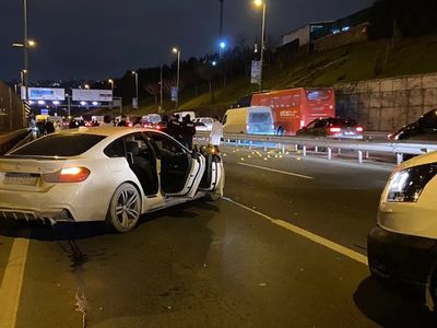 Film gibi olay! Haliç köprüsünün ortasında otomobile silahlı saldırı