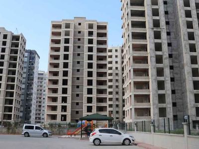 Fırsatçılar fiyatları ikiye katladı: Ev fiyatlarına saatlik zam yapılıyor!