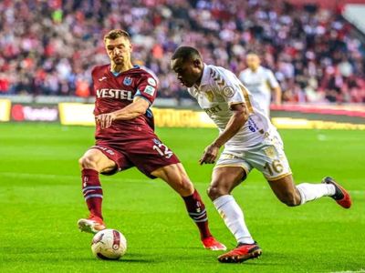 Fırtına, Samsun’da durdu: Trabzonspor Karadeniz derbisinde Samsunspor’a mağlup oldu