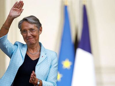 Fransa Başbakanı Elisabeth Borne kimdir?