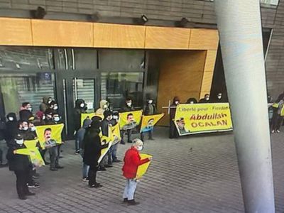 Fransa Polisi PKK Yandaşlarına Müdahale Etti