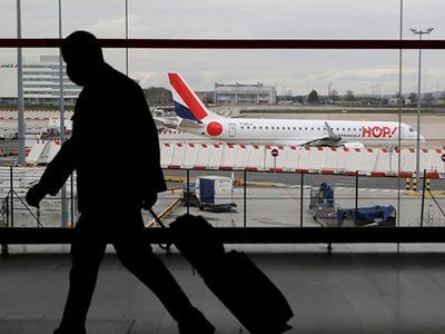 Fransa Türkiye Dahil 7 Ülkeden Gelenlere Karantina Zorunluluğu Getirdi