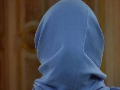 Fransa'da İslamofobi Zirvede! Başörtülü Avukat Adayına Yemin Töreninde Büyük Ayıp