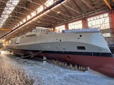 Fransa'da Yunan Donanmasına ait gemide yangın çıktı