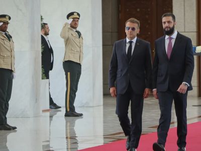 Fransa'nın Suriye planı! Macron şirketlerle Şam'da sahaya indi