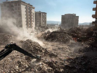Fransız bilim insanı depremi değerlendirdi: Türkiye 4 metre batıya kaydı