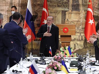 Fransız Le Monde gazetesi: Türkiye, Ukrayna Rusya savaşının kilit oyuncusu