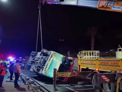Futbolcuları taşıyan otobüs kaza yaptı: Çok sayıda yaralı var
