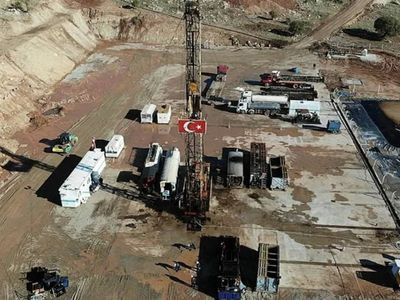 Gabar’da petrol mesaisi gece gündüz sürüyor: Hedef günlük 100 bin varil üretmek