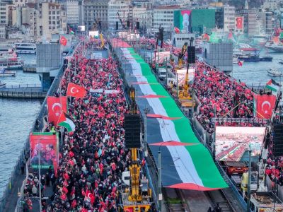 Galata Köprüsü’nden Gazze’ye insanlık haykırışı: İstanbul tek yürek Filistin için ayakta