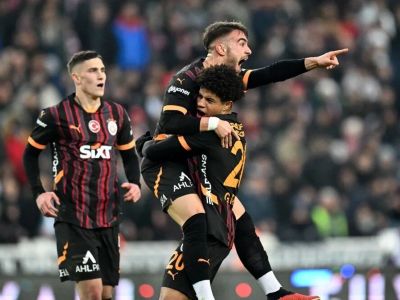 Galatasaray 10 kişiyle kazandı