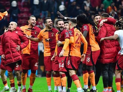 Galatasaray, Alanyaspor'u 2-1 mağlup ederek çeyrek finale kaldı