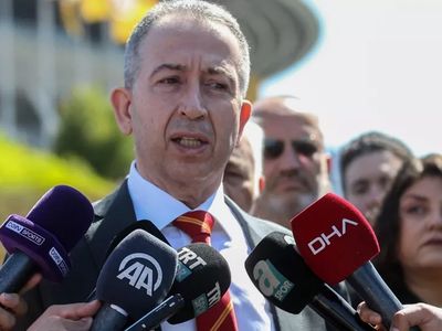 Galatasaray başkan adayı Metin Öztürk, göreve gelirlerse kulübün borçlarını sıfırlayacaklarını söyledi!