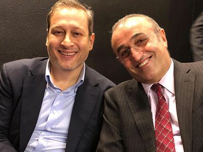 Galatasaray Başkanı Burak Elmas'tan Fenerbahçe Başkanı Ali Koç'a İlk Taş