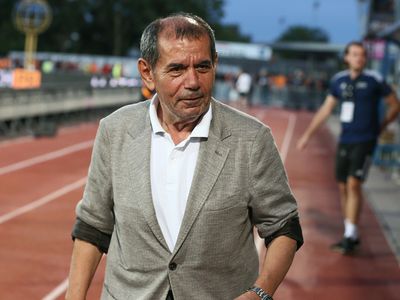Galatasaray Başkanı Dursun Özbek, Avusturya kampında konuştu! Yeni sezon için transferlerini yapacaklarını ve en iyi kadroyu kuracaklarını söyledi