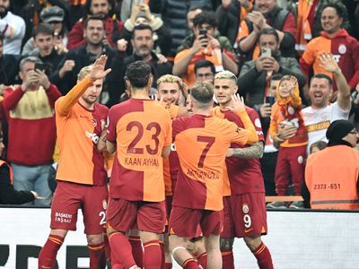 Galatasaray evinde hata yapmadı: Başakşehir'i mağlup etti