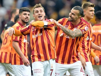 Galatasaray evinde hata yapmadı! Ümraniyespor'u rahat geçti