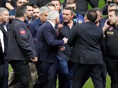 Galatasaray Fenerbahçe derbisi olaylarında yeni gelişme: Hulusi Belgü, Ertuğrul Karanlık ve Emre Kartal için yurt dışına çıkış yasağı verildi