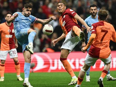 Galatasaray hata yapmadı: Antalyaspor'u mağlup etti