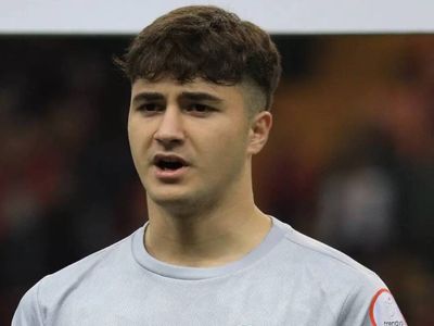 Galatasaray maçında yıldızlaştı ama yetmedi: Kaleci Deniz Ertaş kurtarışlarıyla maça damga vurdu