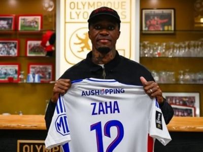 Galatasaray resmen açıkladı: Wilfried Zaha kiralık olarak Lyon’da