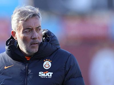 Galatasaray Teknik Direktörü Domenec Torrent, Arda Turan'ı Barcelona maçının kadrosuna almadı!