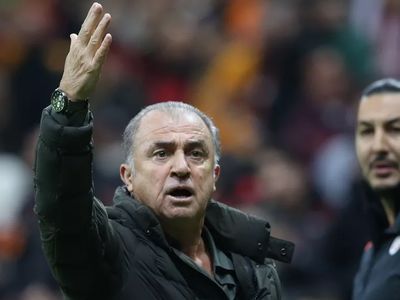 Galatasaray Teknik Direktörü Fatih Terim'den Çok Sert Hakem Açıklaması!