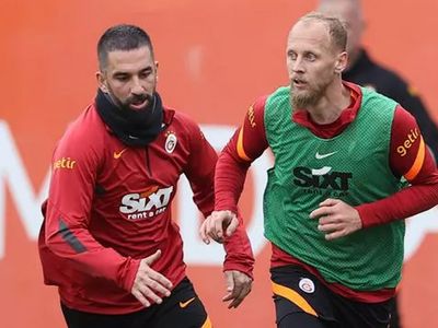Galatasaray'da Arda Turan ve Olimpiu Morutan Antrenmana Katıldı!