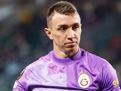 Galatasaray'da Fernando Muslera ilk kez takımla beraber çalıştı!