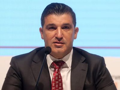 Galatasaray'da Nihat Kırmızı, yeni yönetime iyi bir şekilde takımı devretmek istediklerini ve takımın önümüzdeki sezon şampiyon olacağını söyledi