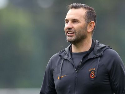 Galatasaray'da takımın başında ilk antrenmanına çıkan Okan Buruk açıklamalarda bulundu