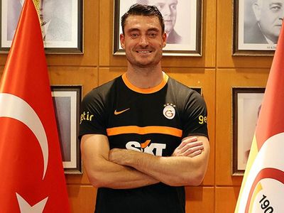 Galatasaray'da Teknik Direktör Domenec Torrent'in yardımcısı olarak görev yapan Albert Riera görevinden ayrıldı!