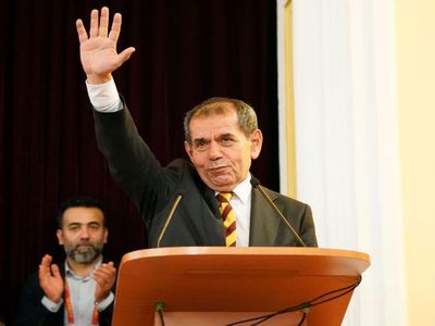 Galatasaray’da yeni başkan belli oldu: Dursun Özbek 2 yıl daha görevini sürdürecek