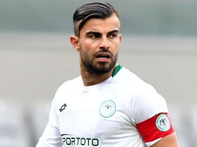 Galatasaray'dan ezeli rakipleri Fenerbahçe ve Beşiktaş'a transfer çalımı geldi! Sarı kırmızılılar Konyaspor'dan Abdülkerim Bardakcı ile anlaşmaya vardı