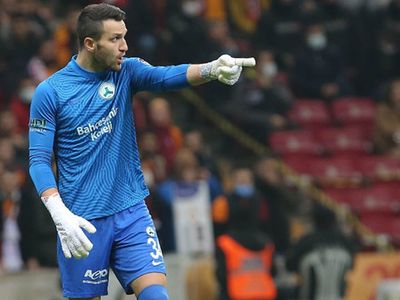 Galatasaray'dan, Giresunspor'a kiralık olarak transfer olan Okan Kocuk takıma veda etti!
