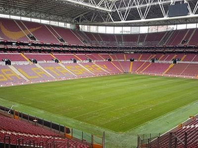Galatasaray'dan Lokomotiv Moskova Maçı Öncesi Seyirci Kararı!