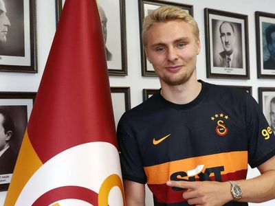 Galatasaray'ın Danimarkalı yıldızı Victor Nelsson önümüzdeki sezon şampiyonluk konusunda iddialı açıklamalarda bulundu