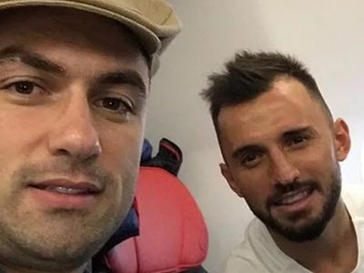 Galatasaray’ın eski oyuncusu futbolu bıraktığını açıkladı