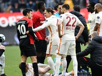 Galatasaray'ın, Gaziantep FK ile oynadığı Süper Lig maçının ardından Levent Tüzemen'den dikkat çeken açıklamalar geldi!