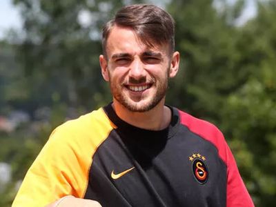 Galatasaray’ın genç yıldızı Yunus Akgün yeni sezon öncesi yapılan en iyi transferin Teknik Direktör Okan Buruk olduğunu söyledi