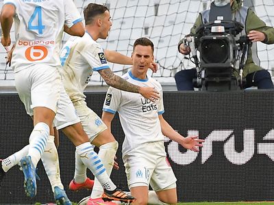 Galatasaray'ın Rakibi Marsilya'nın Futbolcusu Arkadiusz Milik Yeşil Sahalara Dönüyor!