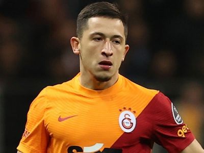 Galatasaray'ın Rumen futbolcusu Olimpiu Morutan, UEFA Avrupa Ligi'nde Barcelona ile oynayacakları maç öncesinde açıklamalarda bulundu!