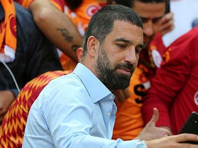 Galatasaray'ın transferini bitirmek istediği Umut Bozok için Arda Turan devreye girdi!