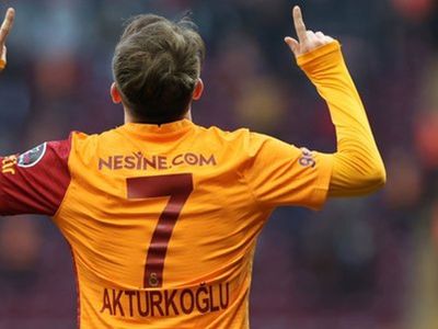 Galatasaray'ın UEFA Avrupa Ligi'nde Barcelona ile oynayacağı maçta birçok kulübün yetkilisi Kerem Aktürkoğlu'nu takip edecek!