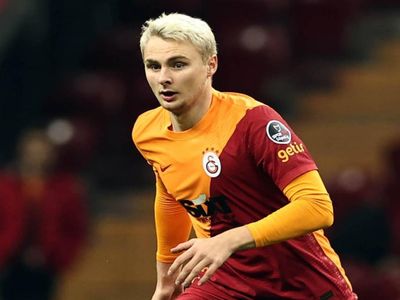 Galatasaray’ın yıldızından şok eden zam isteği: Yönetim ne yapacağını şaşırdı