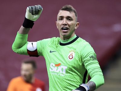 Galatasaraylı Fernando Muslera'dan Ayrılık Açıklaması!
