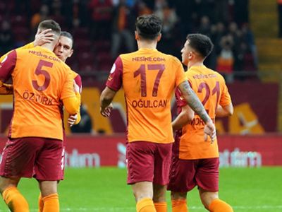 Galatasaraylı futbolcu Alpaslan Öztürk Eyüpspor'a mı transfer oluyor? Futbolcudan konuyla ilgili açıklamalar geldi!