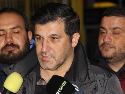 Galatasaraylı Yönetici Nihat Kırmızı Fenerbahçe ve Beşiktaş Taraftarlarını İsyan Etti!